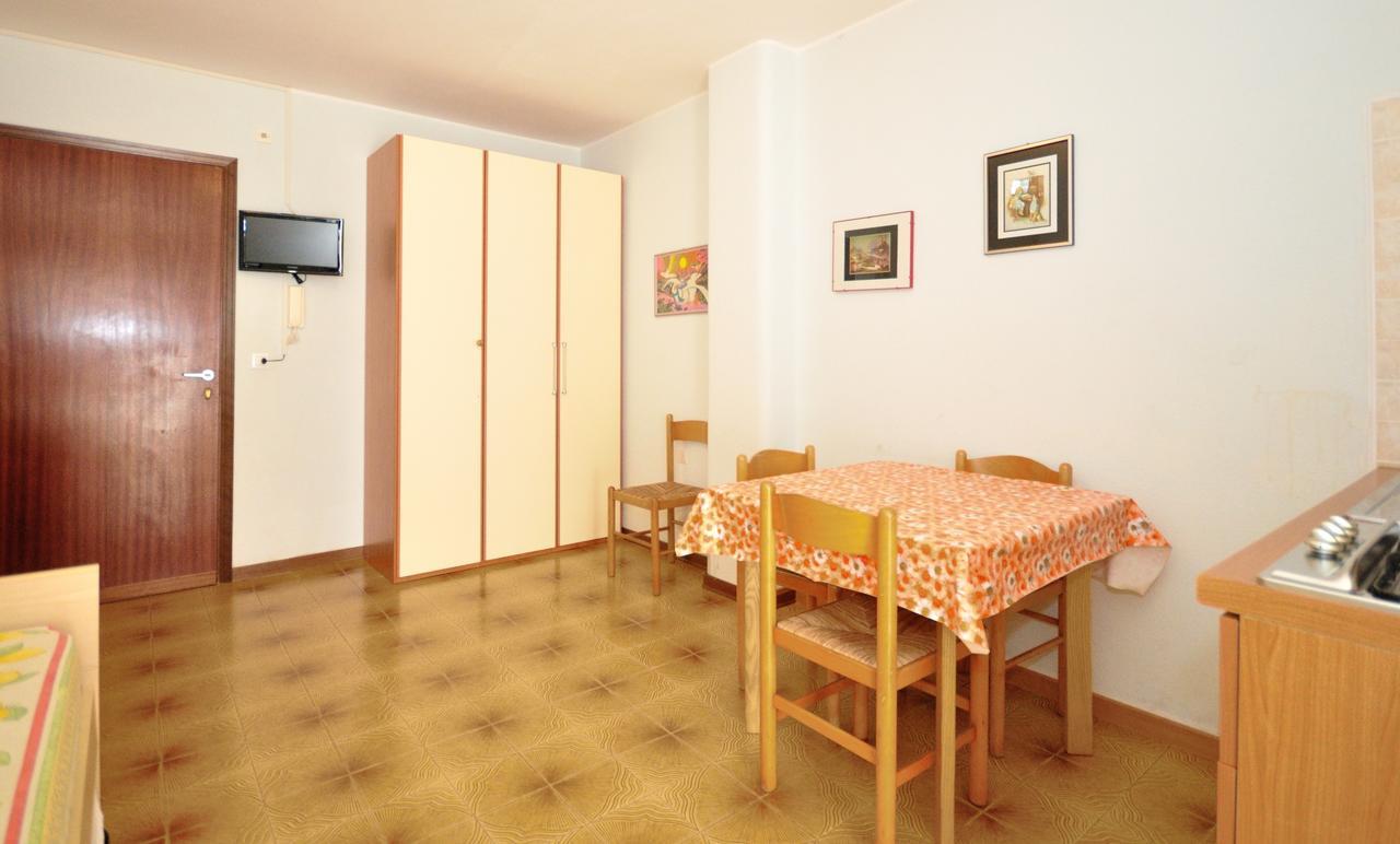 Condominio Bristol บิบิโอเน ภายนอก รูปภาพ